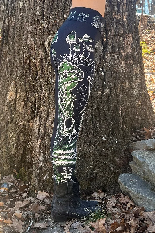 goth-goblincore-leggings