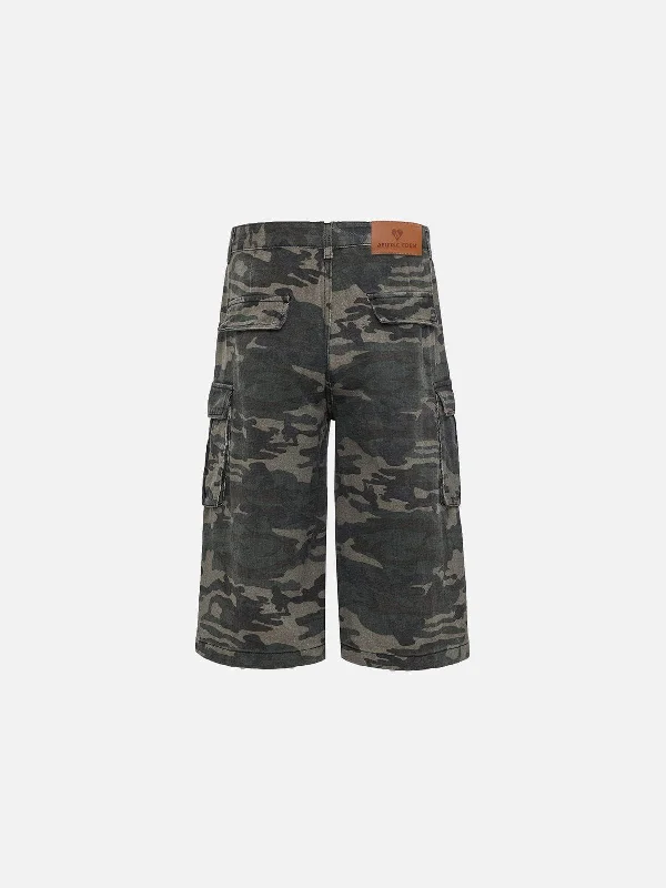 aelfric-eden-camouflage-wrinkle-longline-jorts