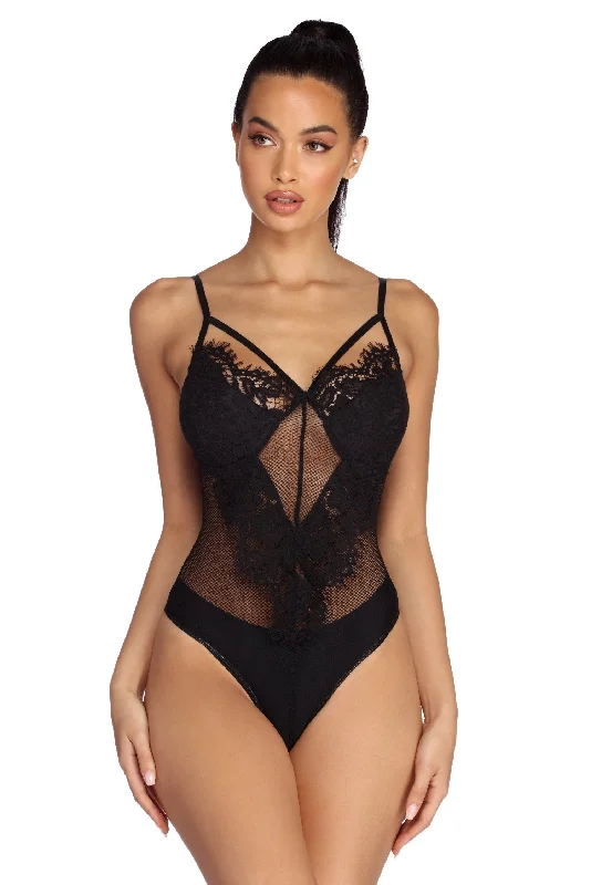 daring-in-lace-bodysuit-060030035001