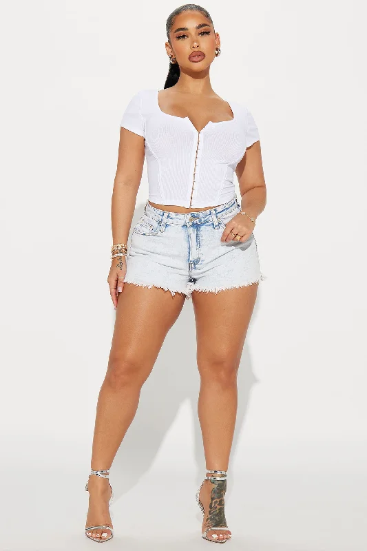 Make A Move Stretch Denim Shorts - Light Wash